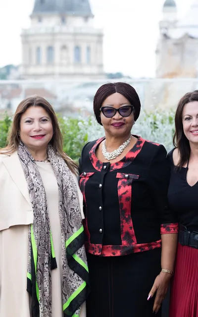 Leading Edge ConsultingFluent in Finding Leaders