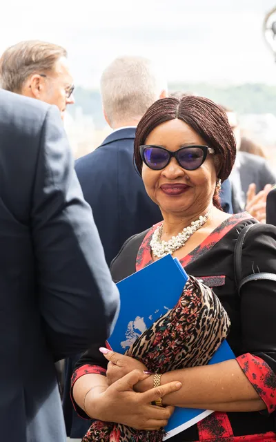 Leading Edge ConsultingFluent in Finding Leaders